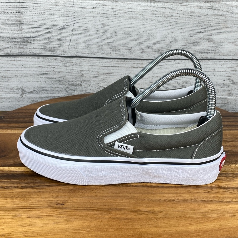 Vans Classic Slip On Charcoal Grey Sneaker Women’s Shoe Size 6.5